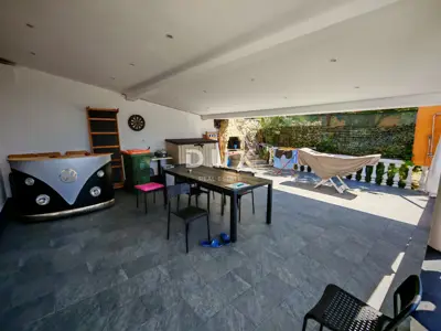 Haus 250 m², Maslenica - 4 Apartments und Meerblick - 7