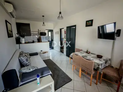 Haus 250 m², Maslenica - 4 Apartments und Meerblick - 10