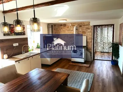 Haus 300 m², Svetvinčenat - 4 Schlafzimmer und Terrasse - 2
