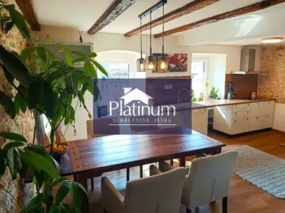 Haus 300 m², Svetvinčenat - 4 Schlafzimmer und Terrasse