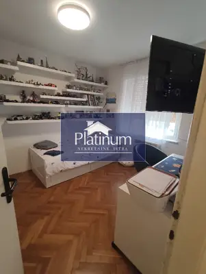 Stan 83 m², Šijana, Pula - 3 spavaće sobe, lođa - 18