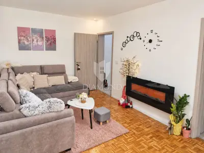 Wohnung 60 m², Pula Centar - komplett renoviert und möbliert