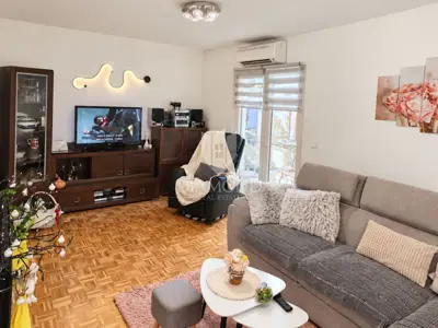 Wohnung 60 m², Pula Centar - komplett renoviert und möbliert - 2