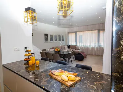 Vila 216 m², Veliko Brdo - pogled na more i bazen - 2