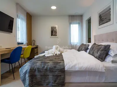 Vila 216 m², Veliko Brdo - pogled na more i bazen - 21