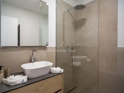 Vila 216 m², Veliko Brdo - pogled na more i bazen - 18