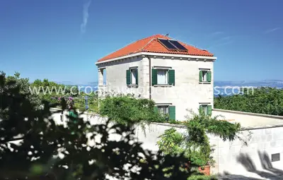 Haus, Brač, 202 m², 980 000 € - 1