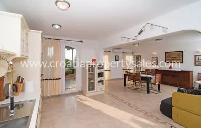 Haus, Brač, 202 m², 980 000 € - 6