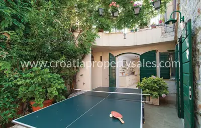 Haus, Brač, 202 m², 980 000 € - 5