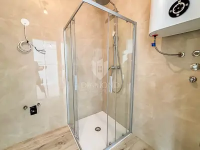 Stan 50 m², Lovrečica - pogled na more i vrt 21 m² - 9