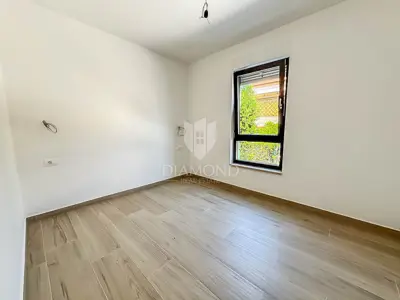 Stan 50 m², Lovrečica - pogled na more i vrt 21 m² - 11