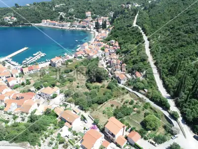 Landwirtschaftsfläche 762 m², Račišće - 180 m vom Meer - 2