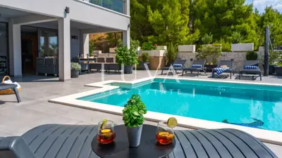 Villa 400 m², Stanići near Omiš - pool and jacuzzi - 15