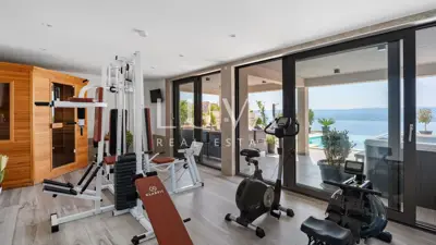 Villa 400 m², Stanići near Omiš - pool and jacuzzi - 12