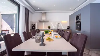 Villa 400 m², Stanići near Omiš - pool and jacuzzi - 20
