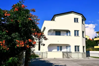 House for sale in Malinska - Okolica, 450 m²