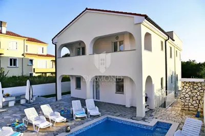 House for sale in Malinska - Okolica, 450 m² - 2