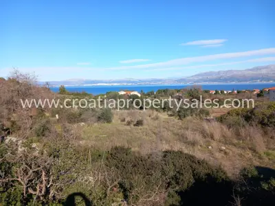 Građevinsko zemljište 2.000 m², Otok Brač - pogled na more