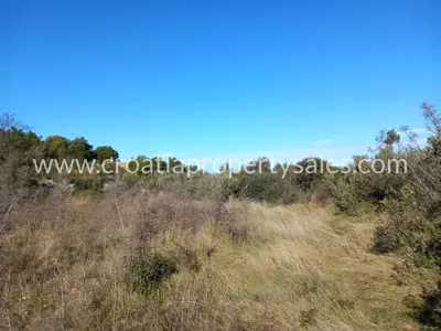 Land, Brač, 2 000 m², 290 000 € - 5