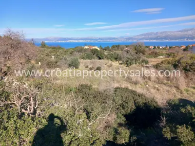 Land, Brač, 2 000 m², 290 000 € - 3