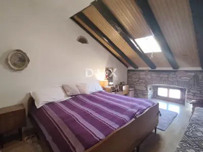 Stan 115 m², Pula Centar - potkrovlje i 4 spavaće sobe - 12