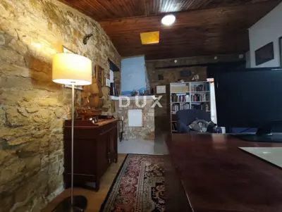 Stan 115 m², Pula Centar - potkrovlje i 4 spavaće sobe - 22