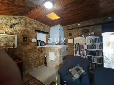Stan 115 m², Pula Centar - potkrovlje i 4 spavaće sobe - 21