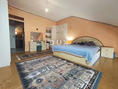 Stan 115 m², Pula Centar - potkrovlje i 4 spavaće sobe - 14
