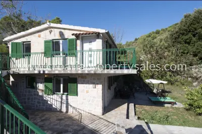 House 100 m², Šolta - 2 floors and privacy - 8