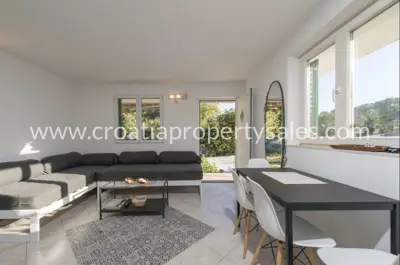 House 100 m², Šolta - 2 floors and privacy - 3