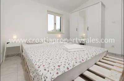 House 100 m², Šolta - 2 floors and privacy - 9