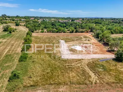 Zemljište, Žminj, građevinska dozvola i ravan teren - 2