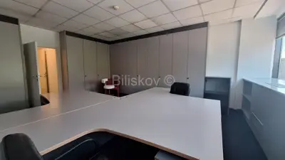 Trnje, Kanal, ausgestattetes Büro 38 m² im 2. Stock eines Geschäftsgebäudes