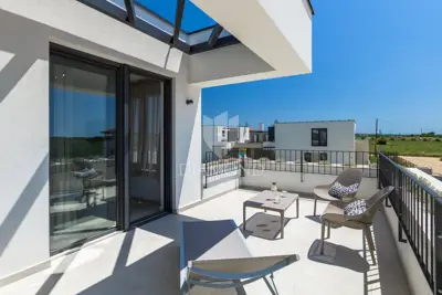 Brtonigla, wunderschöne Villa mit Pool auf der Spitze des Hügels - 22