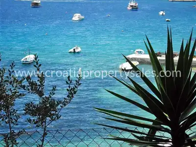 Haus, Brač, 200 m², 2 000 000 € - 4