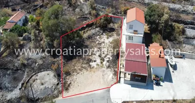 Građevinsko zemljište 483 m², Vinišće - 210 m od mora
