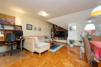 Sesvete, Sesvete, peterosoban stan na odličnoj lokaciji, 140 m²