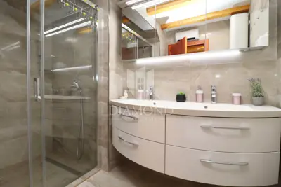 Stan 55 m², Rovinj centar - 2 spavaće sobe - 7