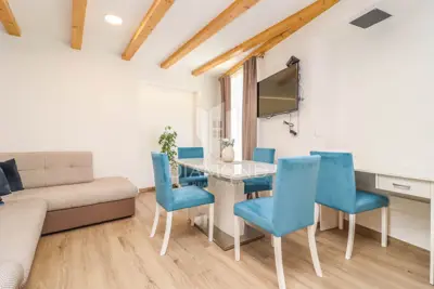 Stan 55 m², Rovinj centar - 2 spavaće sobe - 3