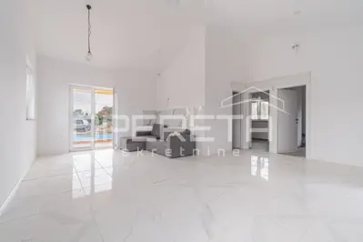 House for sale in Čabrunići, 70 m² - 3