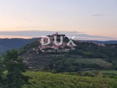 Haus 140 m², Motovun - alte Altstadt und 3 Apartments