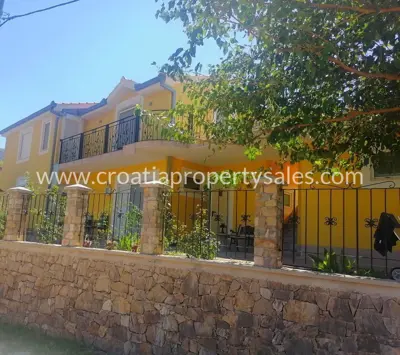 Haus, Split, 174 m², 380 000 €
