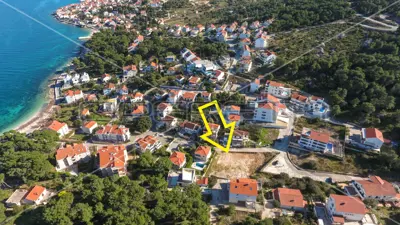 Građevinsko zemljište 1 286 m², Sutivan, 150 m do mora
