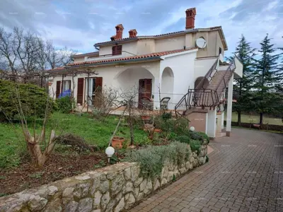 House 225 m², Labin - quiet settlement and yard 872 m² - 12