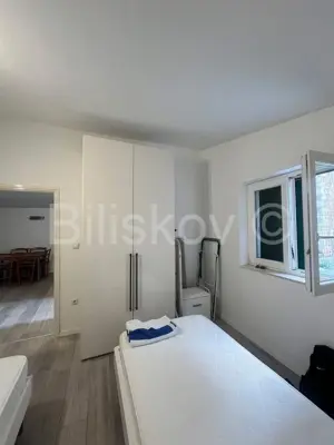 Apartment 80 m², Milna - center, 20 m from the sea - 4