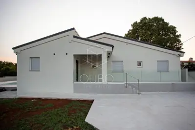 Haus 171 m² in Rovinj, moderne ebenerdige Immobilie mit Pool - 6