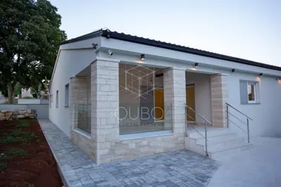 Haus 171 m² in Rovinj, moderne ebenerdige Immobilie mit Pool - 20