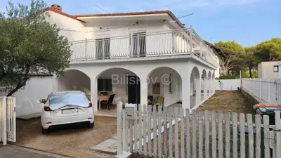 Kuća 172 m², Pirovac - mirna lokacija blizu borove šume