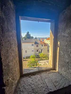 Haus 565 m², Kaštel Lukšić - 9 Zimmer und 2 Terrassen - 4