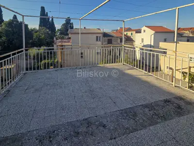 Haus 565 m², Kaštel Lukšić - 9 Zimmer und 2 Terrassen - 3